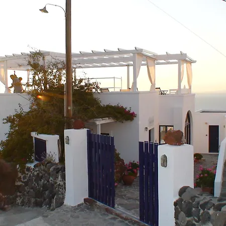 Agnadi View Oia (Santorini)