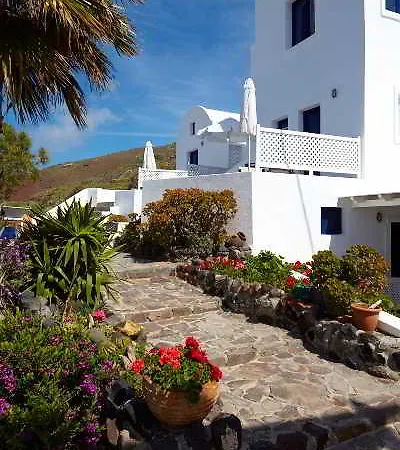 Agnadi View Oia (Santorini)