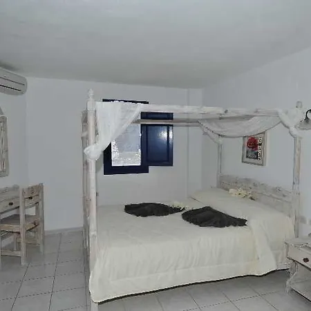 Agnadi View 4* Oia (Santorini)