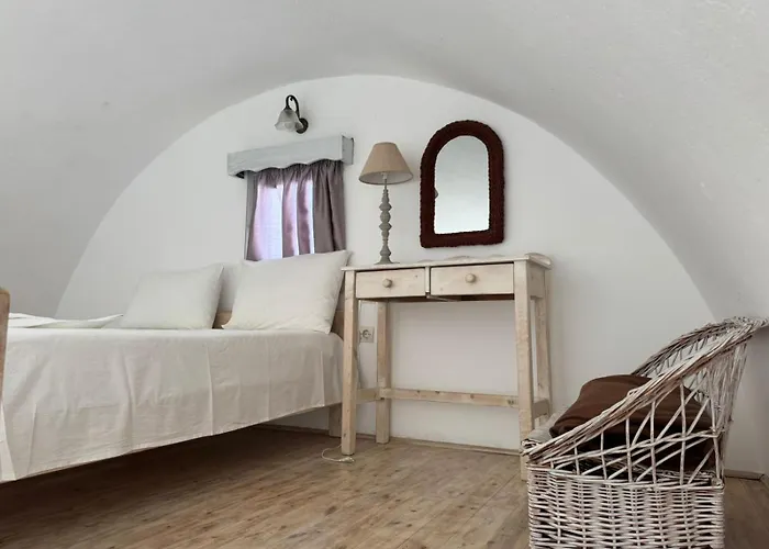 Agnadi View Aparthotel 4*